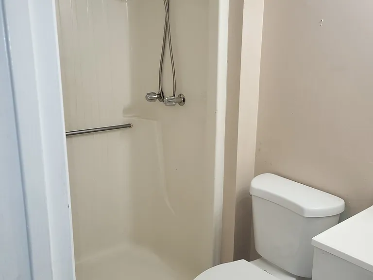 4315 NW 6th Ave — Photo 5