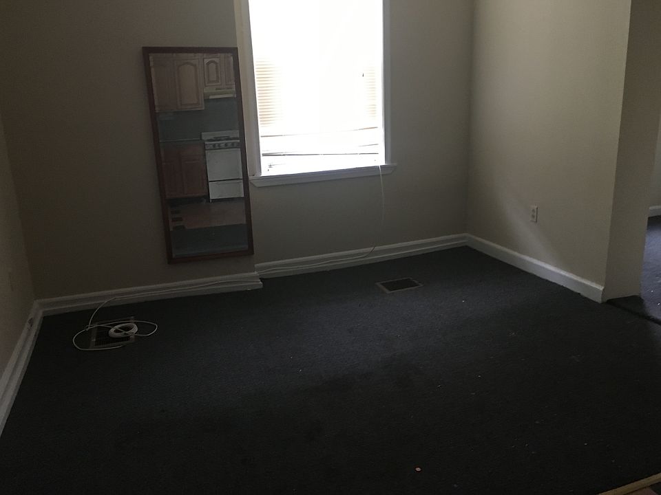 2nd image of 4628 Woodland Ave