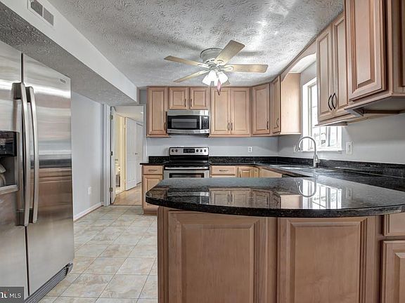 3rd image of 10810 Santa Clara Dr