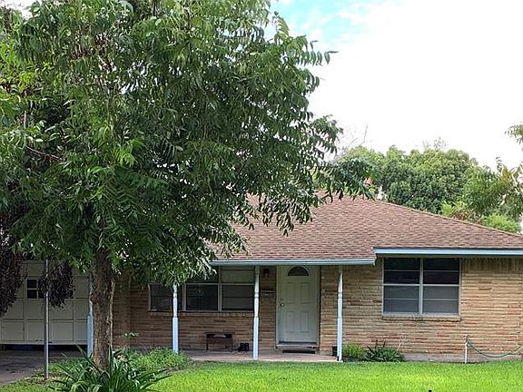 2nd image of 2425 Pickerton Dr