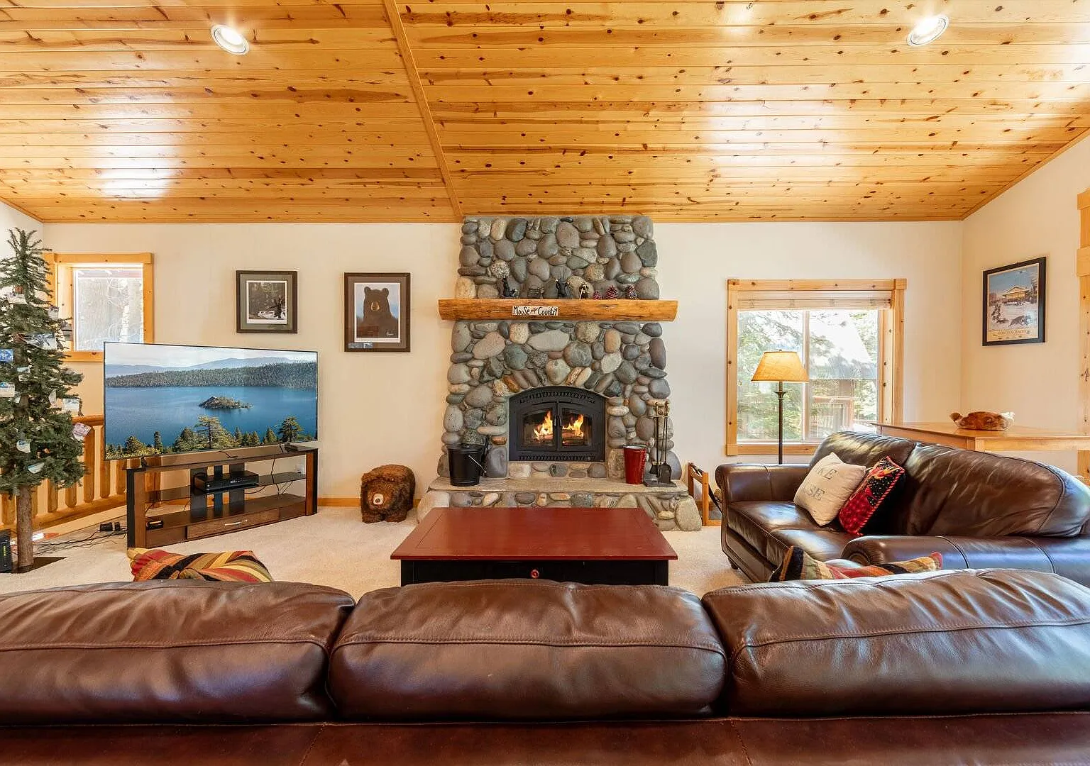 4 bed, 2436 sqft, $7,200 — Photo 3