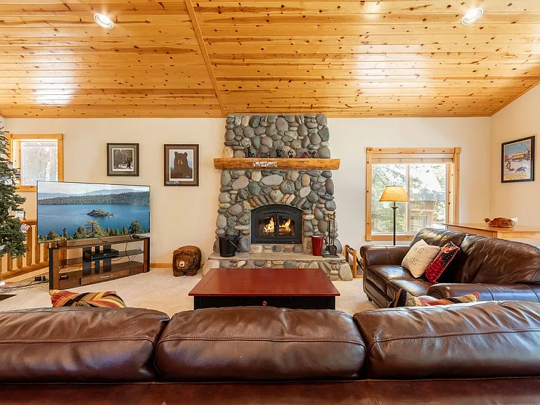 12049 Bernese Ln — Photo 3