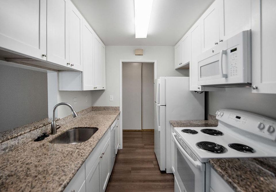 1st image of 1190 W Hillsdale Blvd APT 3