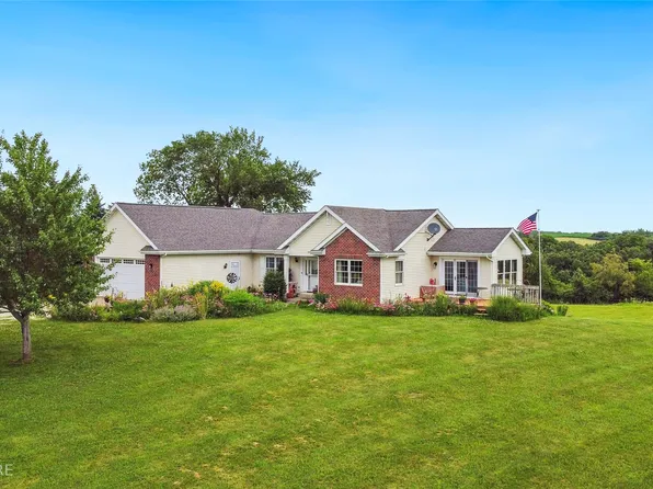 11091 Quaker Trl, Indianola, IA 50125