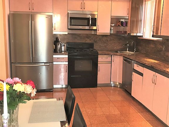4th image of 2636 E 23rd St APT 3