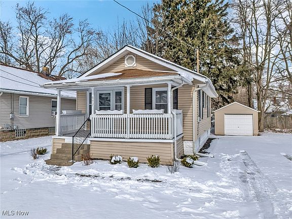 2nd image of 977 Wyley Ave