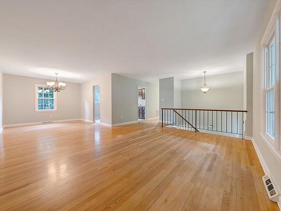 4th image of 2733 White Pelican Ln