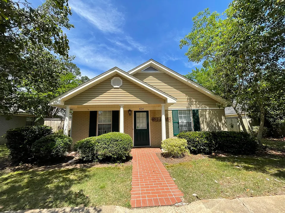 604 Huntington Pl