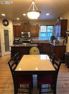 3rd image of 14300 NE 104th St