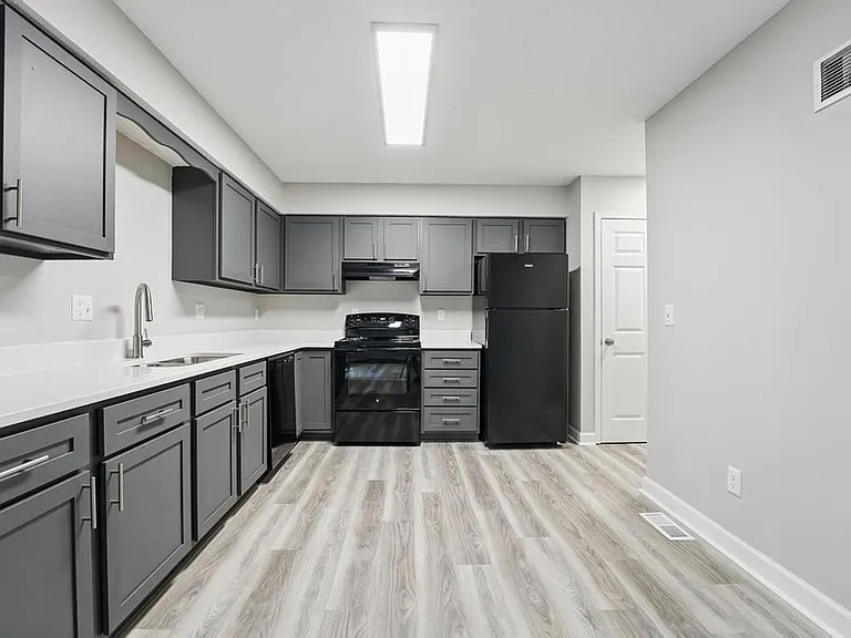 802 NE Barnes Dr #A — Photo 5