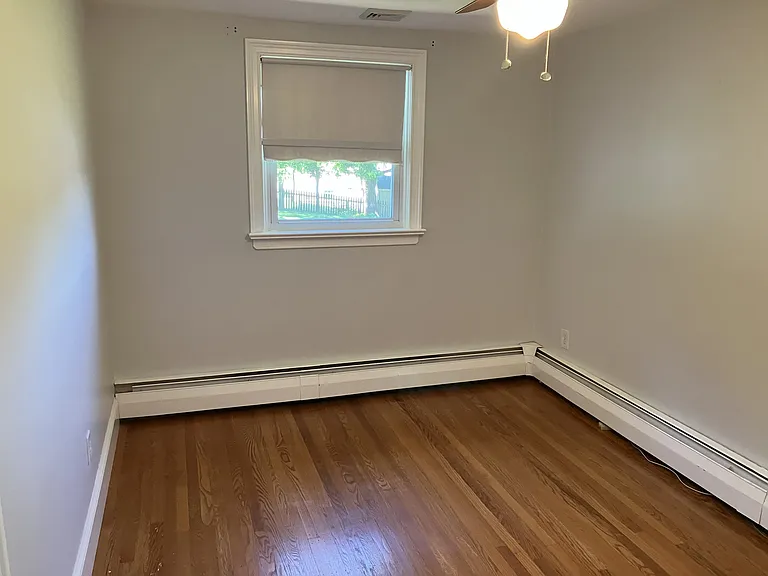 2 Woodview Rd — Photo 8