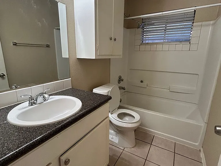 7208 Creekside Dr #D — Photo 11