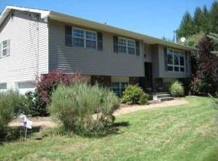 24 Lakeview Dr, Warwick, NY 10990