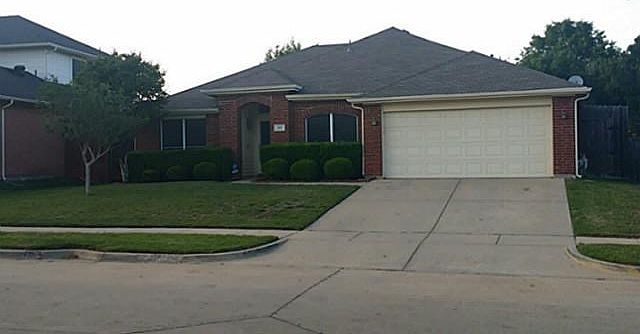 1st image of 305 Chasemore Ln