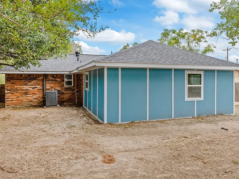 1401 Garrett St — Photo 19