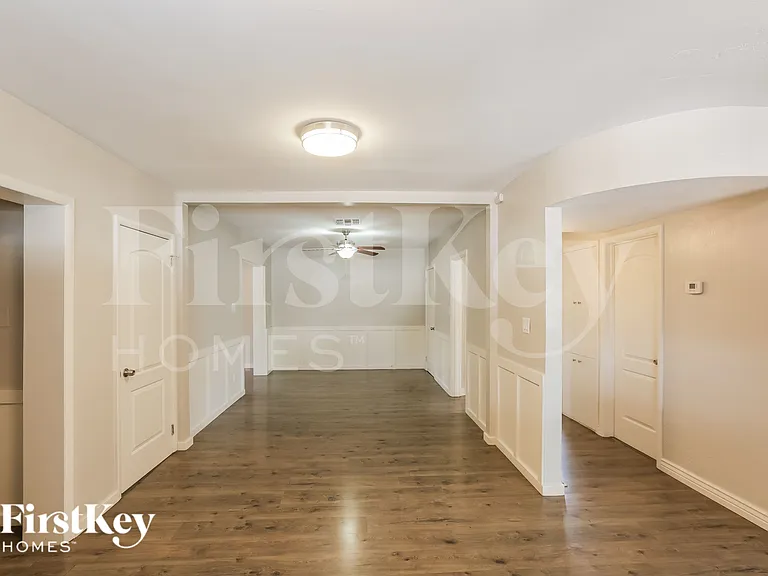 1822 N 21st Pl — Photo 7