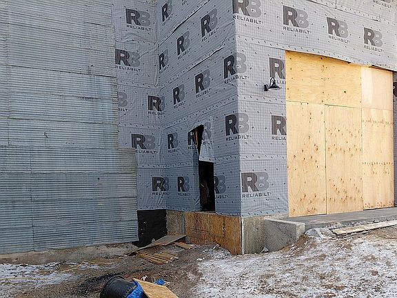 2nd image of 120 Spruce Ave W
