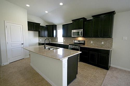 4th image of 25311 Alverstone Dr
