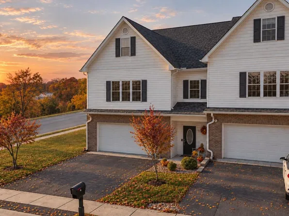 11 Collinswood Way, Staunton, VA 24401