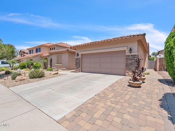 2nd image of 2236 W SPUR Drive