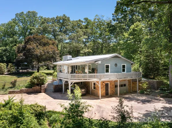 304 Big Cove Rd, Candler, NC 28715