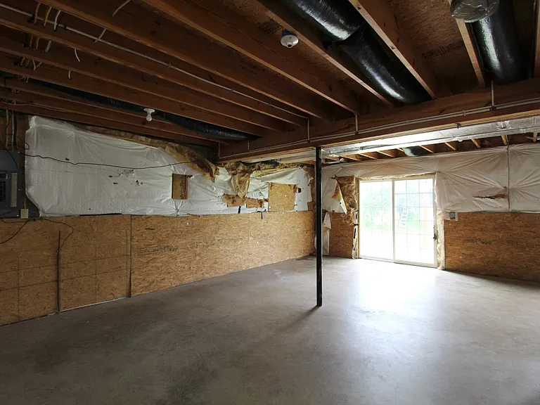 1311 Stonechris Dr — Photo 22