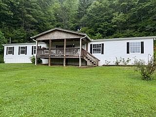 2nd image of 4610 Tanglewood Way