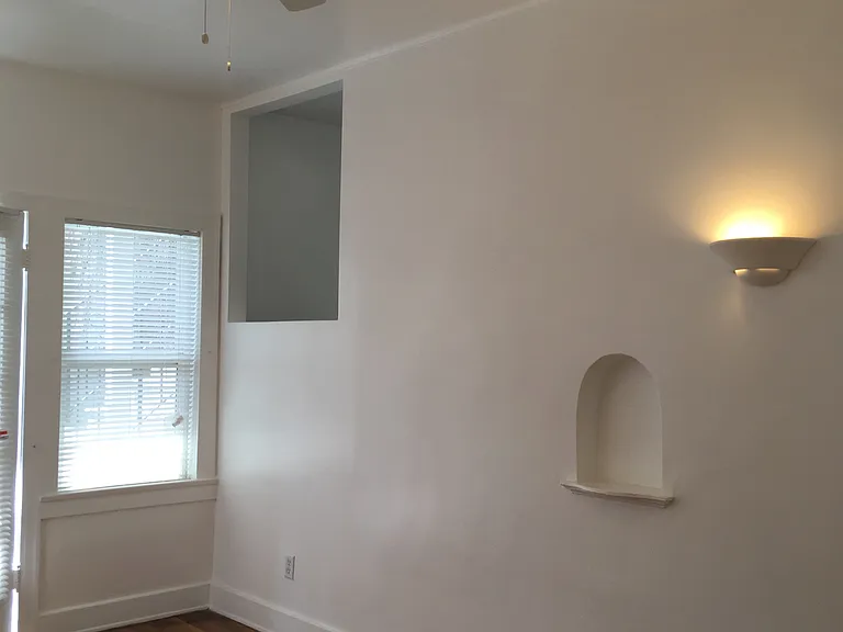 2035 1/4 N Vista Del Mar Ave — Photo 8