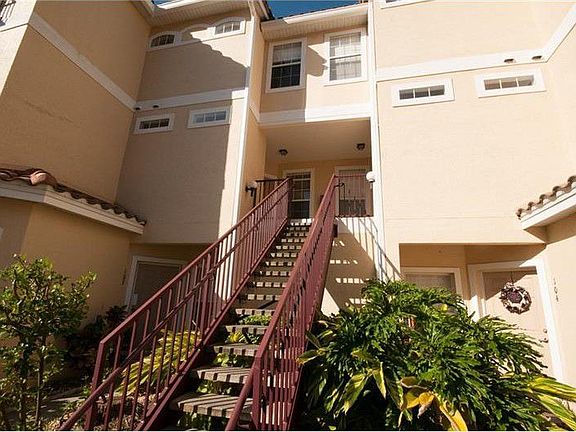 3rd image of 692 Seabrook Ct Unit 203