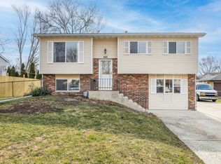 246 Meadowbrook Dr, Bolingbrook, IL 60440