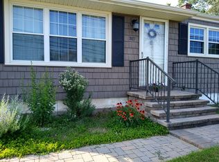 307 Westfield Rd, Holyoke, MA 01040