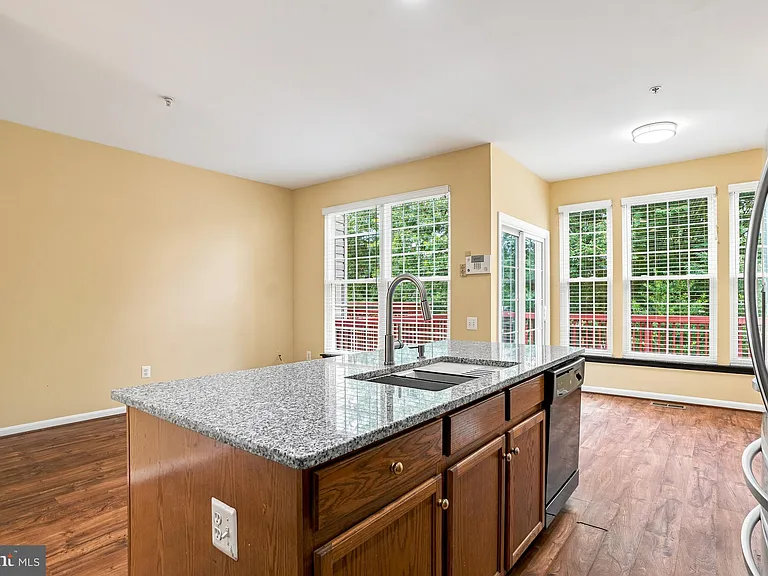 13711 Dunbar Ter — Photo 13