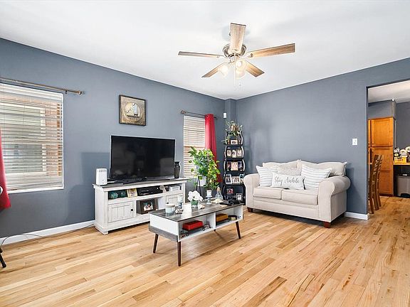 2nd image of 4165 B Murdock Ave