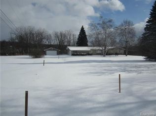 11720 Stallion Ln, Holly, MI 48442