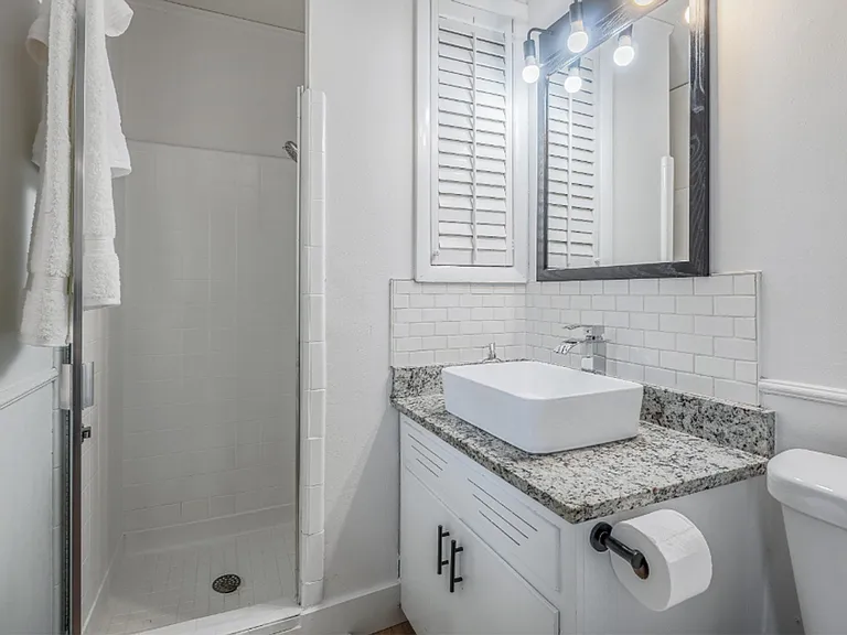 1112 N Hughes St — Photo 13