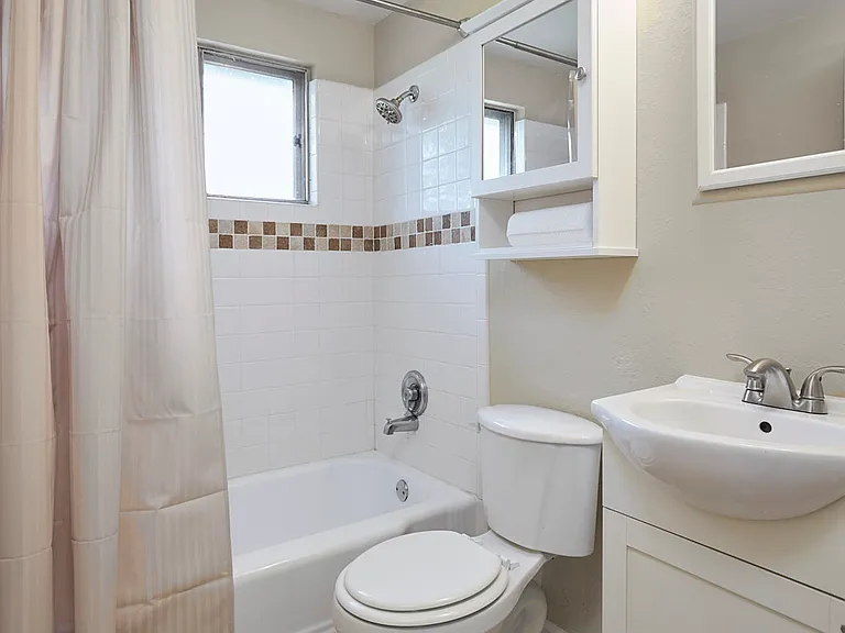 241 Elmwood Dr — Photo 18