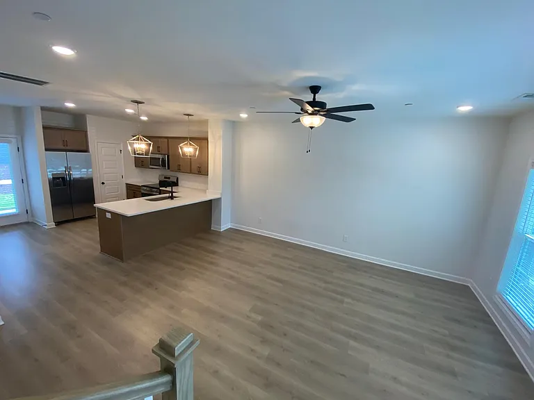 505 Tappan Ln — Photo 5