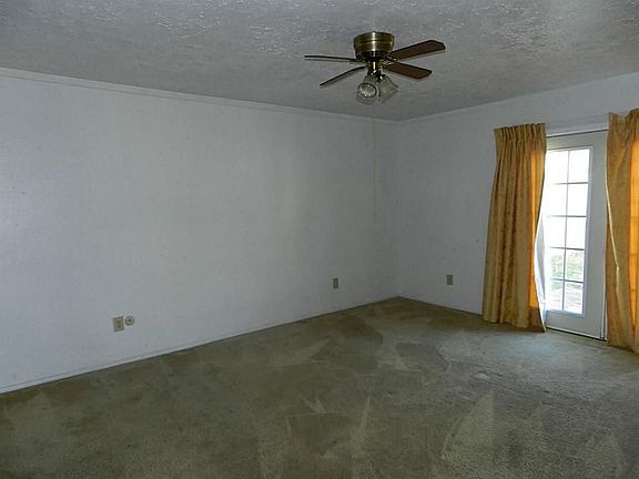 4th image of 16242 New Field Dr