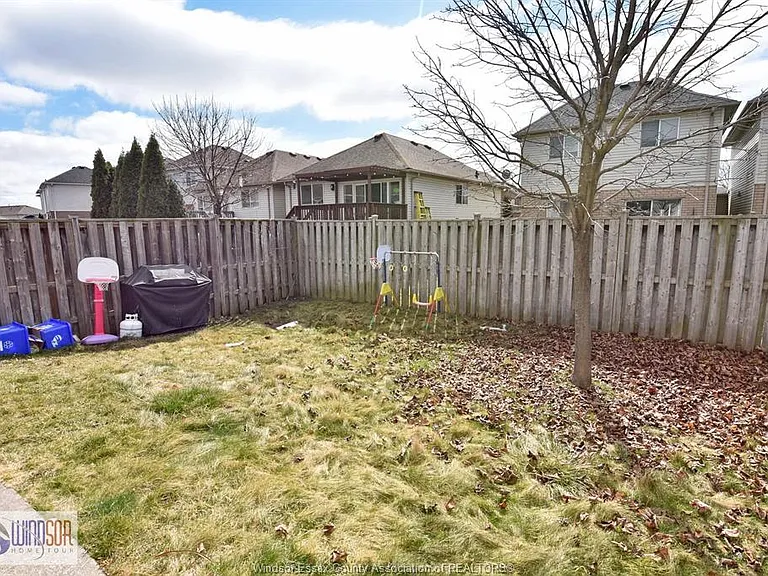 1003 Silverdale Dr #B — Photo 27