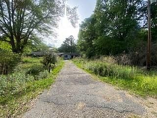 1st image of 16509 Pierce Rd
