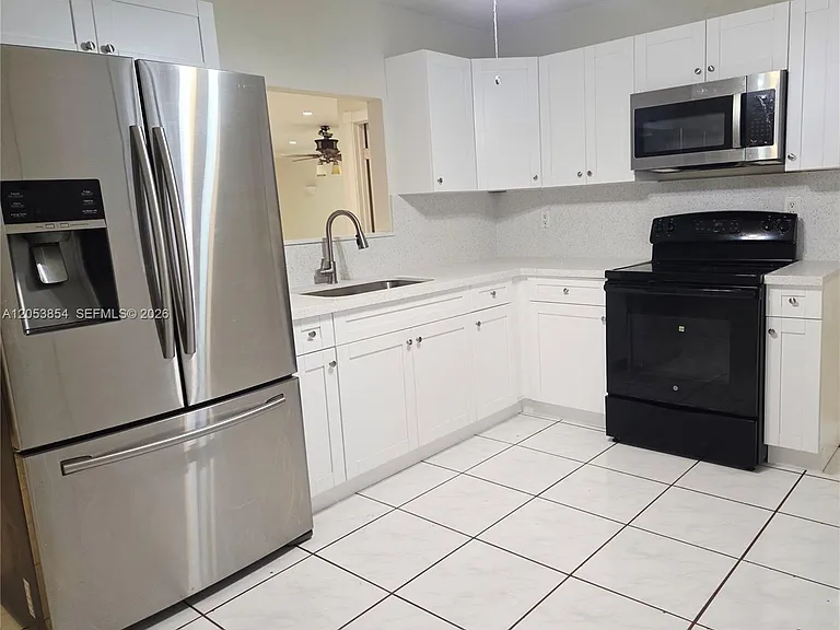 4004 SW 20th St — Photo 15
