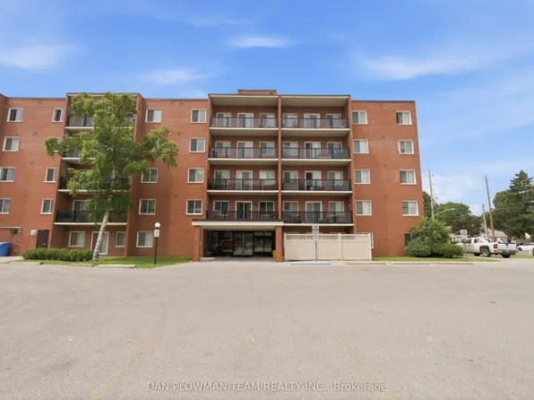 131 Taunton Rd E #204, Oshawa, ON L1G 3T8