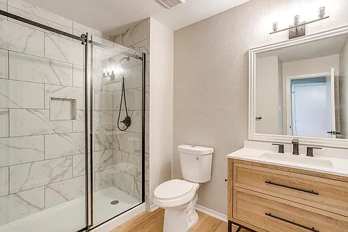101 W Eldred St #D Photo 1