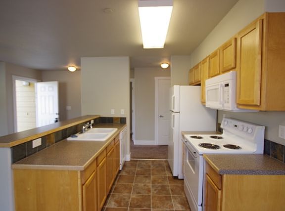 4th image of 16692 N Investor Loop #16692-104-