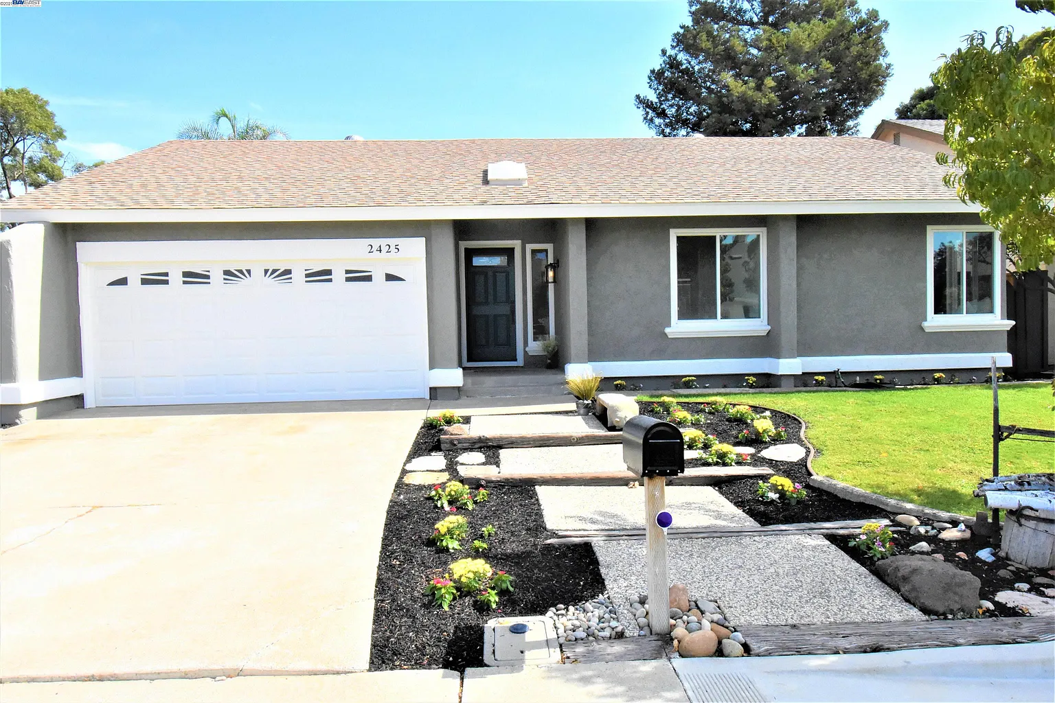 2425 Pasatiempo St photo 1