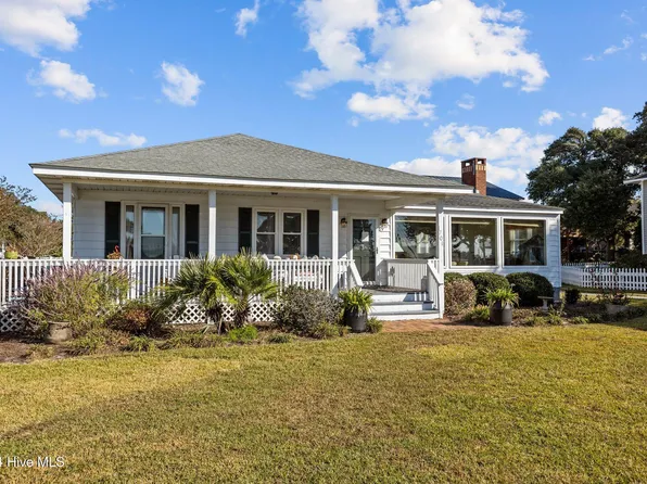 1701 Front Street, Beaufort, NC 28516