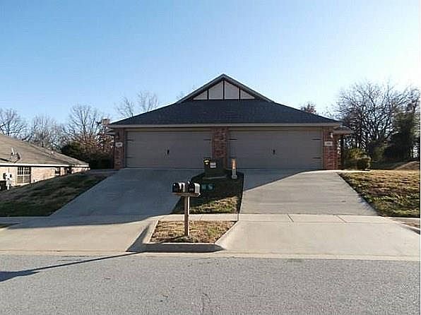 1st image of 1976 E Peppervine Dr