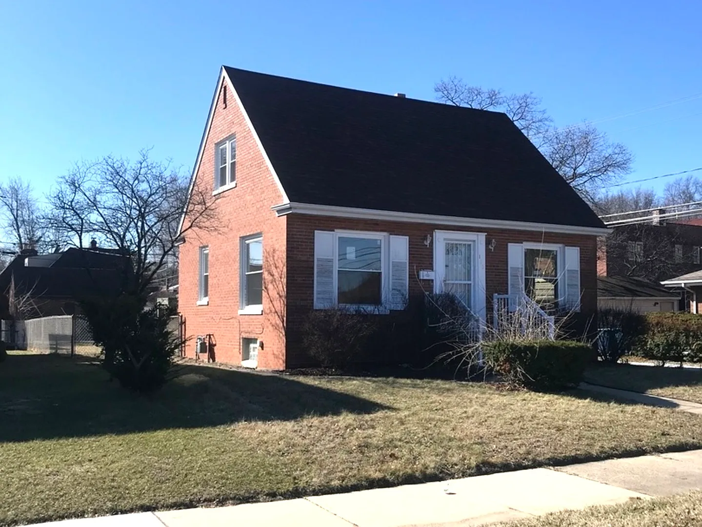 135 Elizabeth St photo 1