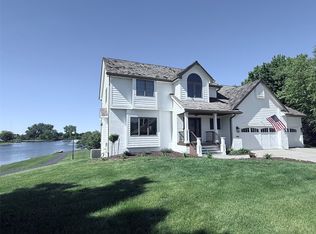 902 NE Lake View Dr, Ankeny, IA 50021