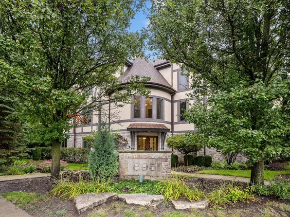 695 Roger Williams Ave Unit 301, Highland Park, IL 60035